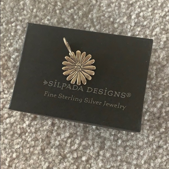 Silpada Jewelry - Silpada Silver Daisy Flower Necklace Charm, New